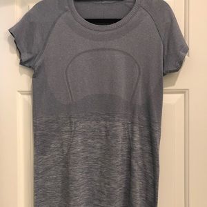 Lululemon swiftly blue tee size 10